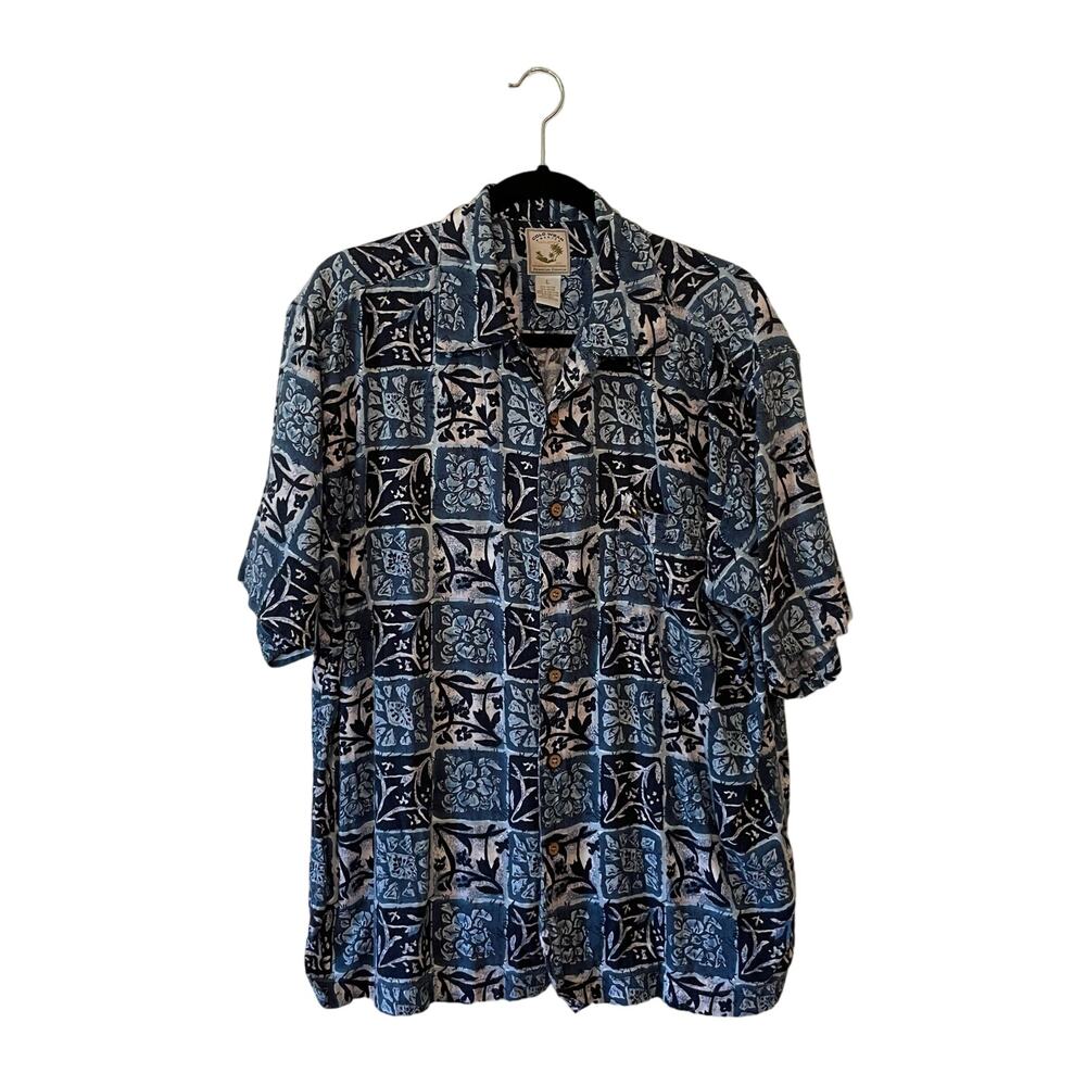 Vintage 1990s L Hawaiian blue white cotton & rayon short sleeve t-shirt tropical